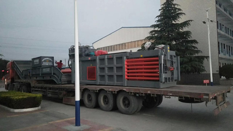 湖北襄陽200噸關門式打包機裝車發(fā)貨